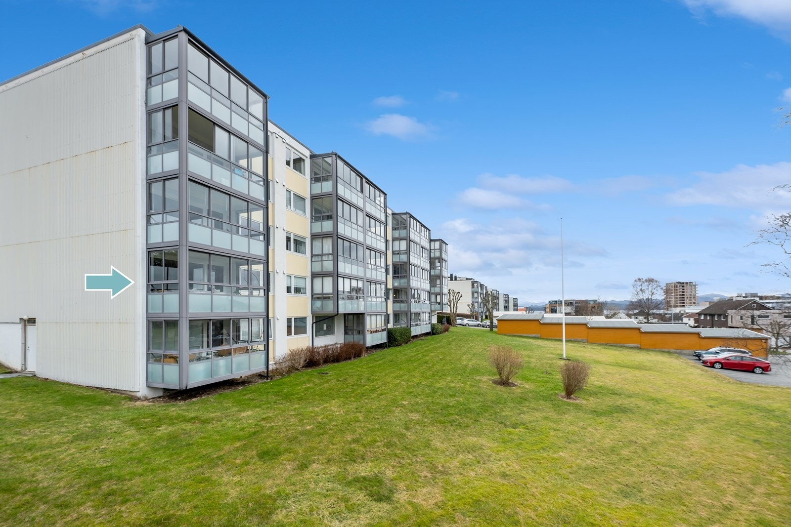 En ypperlig mulighet for deg som vil bo sentralt med ordnede forhold og alt tilrettelagt for en enkel hverdag - Bo lettvint og godt på Hillevåg! Galleribilde