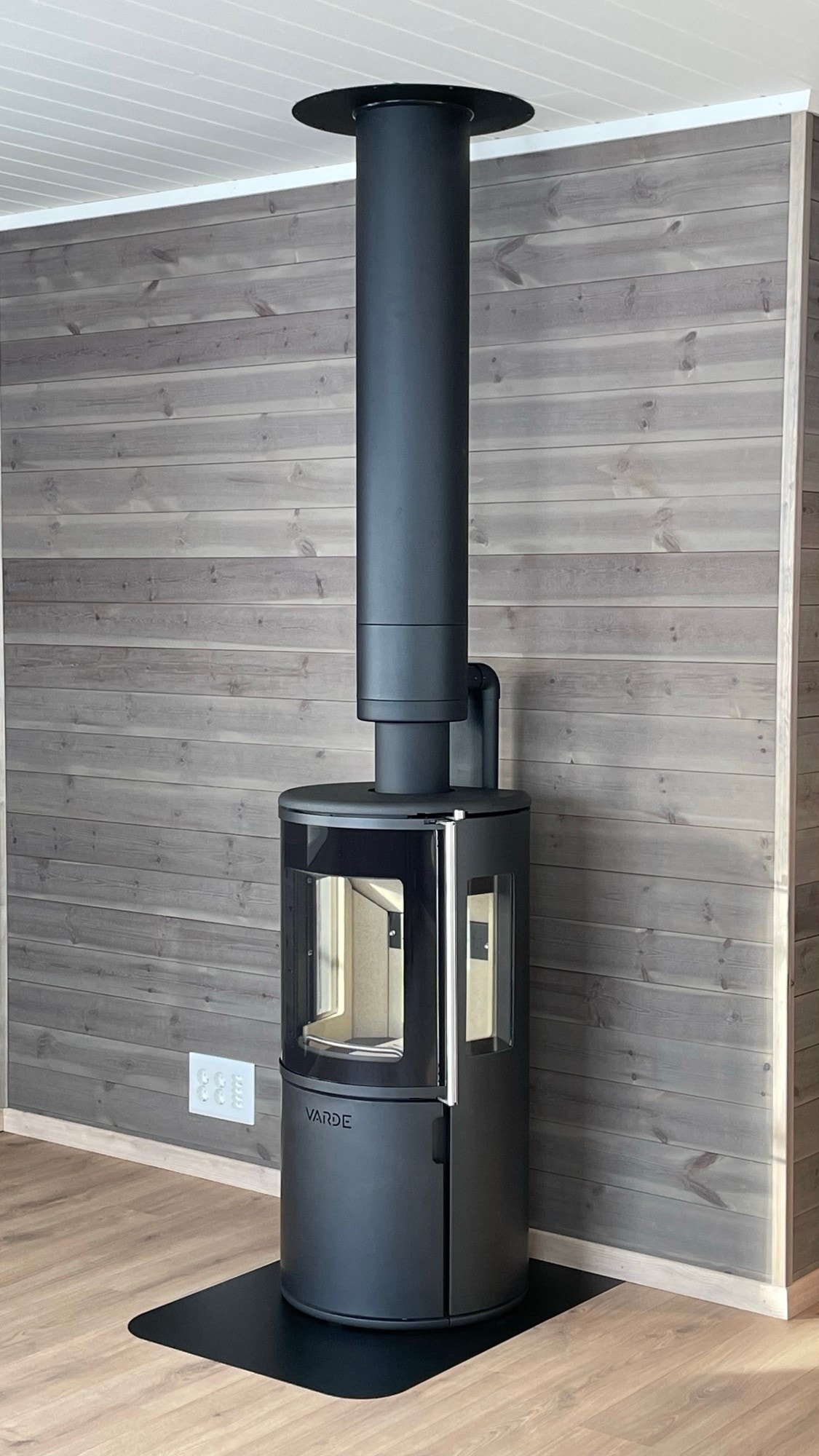 Vedovn og pipe med frisklufttilførsel Galleribilde