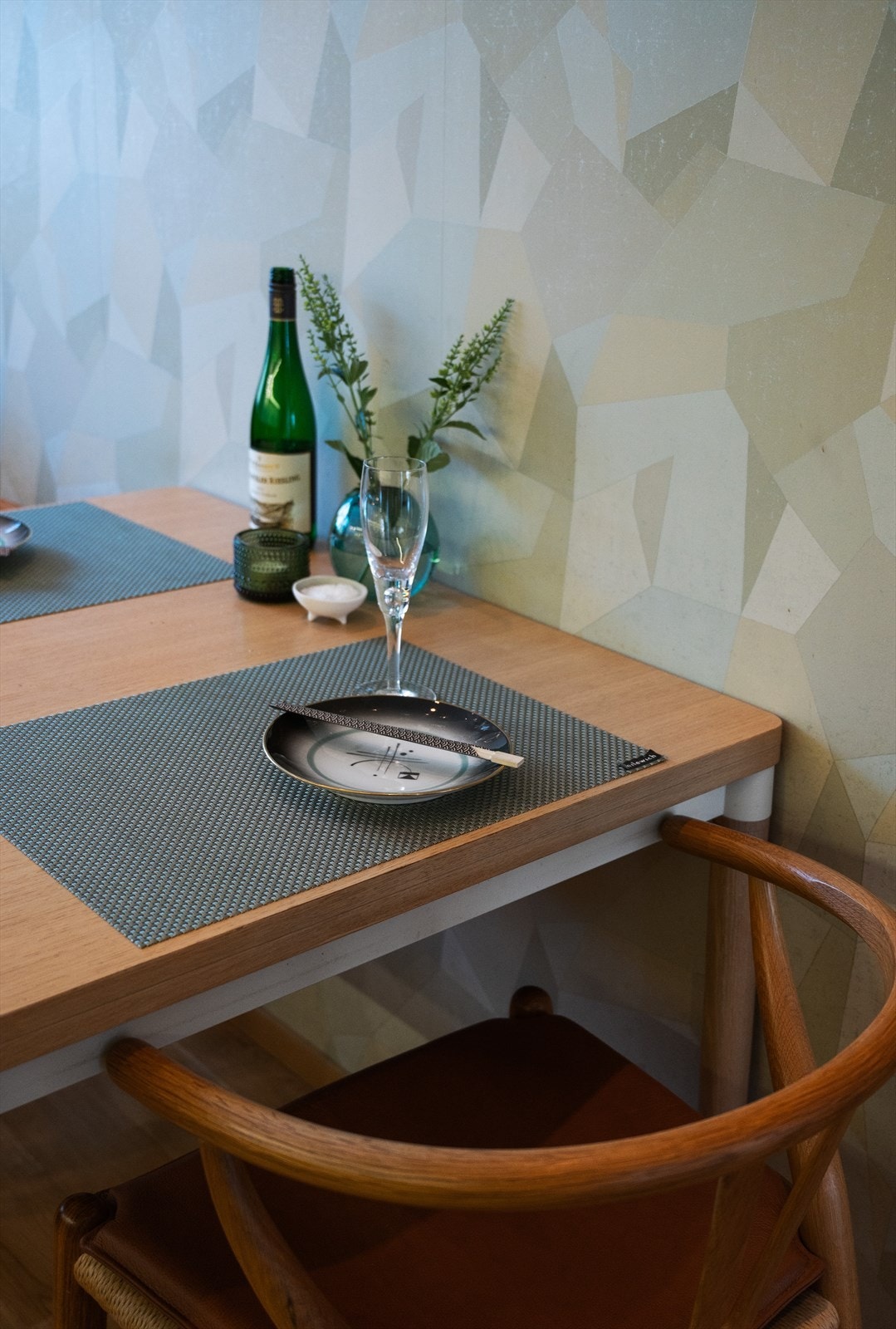 Leiligheten bærer preg av flotte farge- og materialvalg. Galleribilde