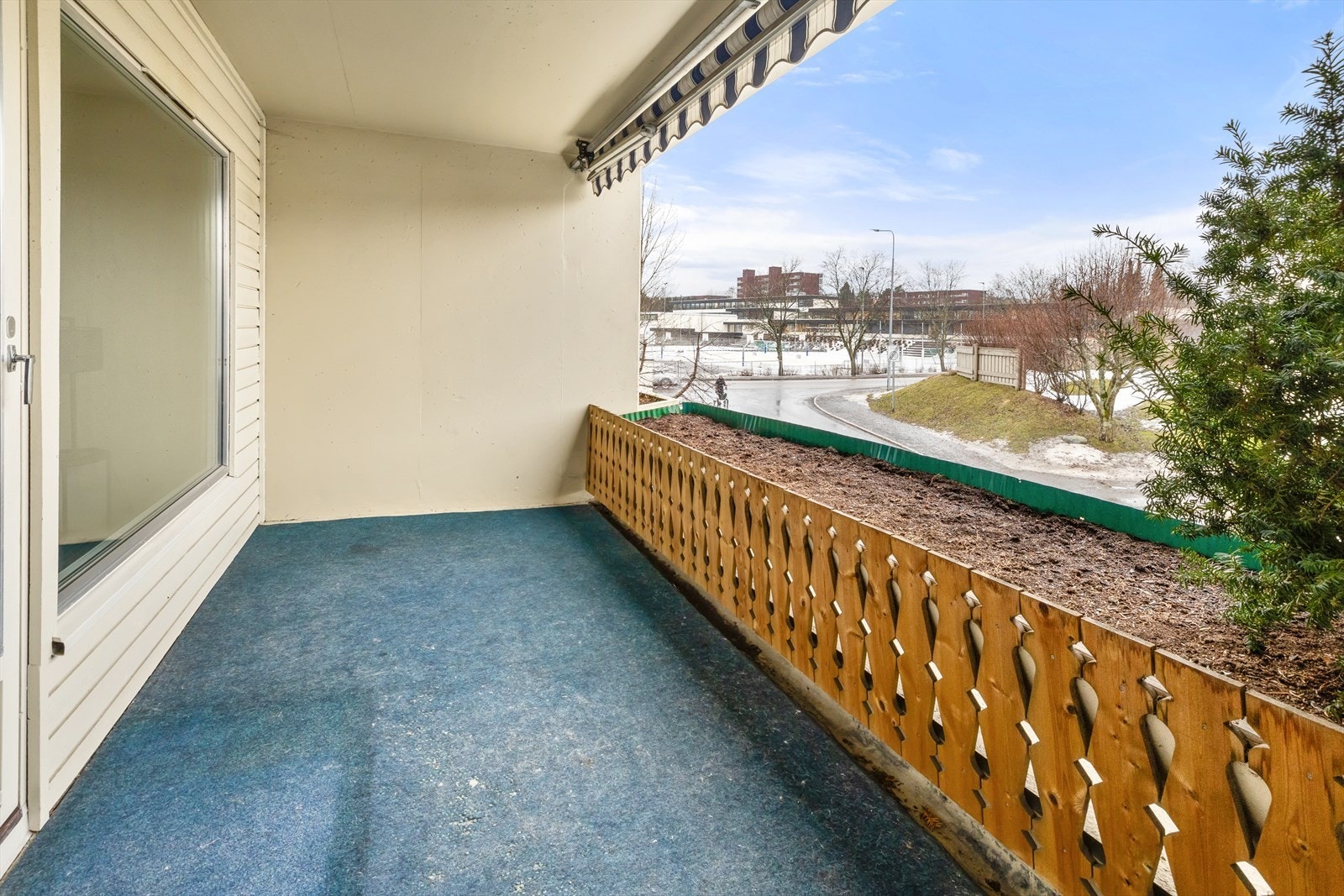 Fra stuen har du direkte utgang til solrik vestvendt terrasse på 10 kvm Galleribilde