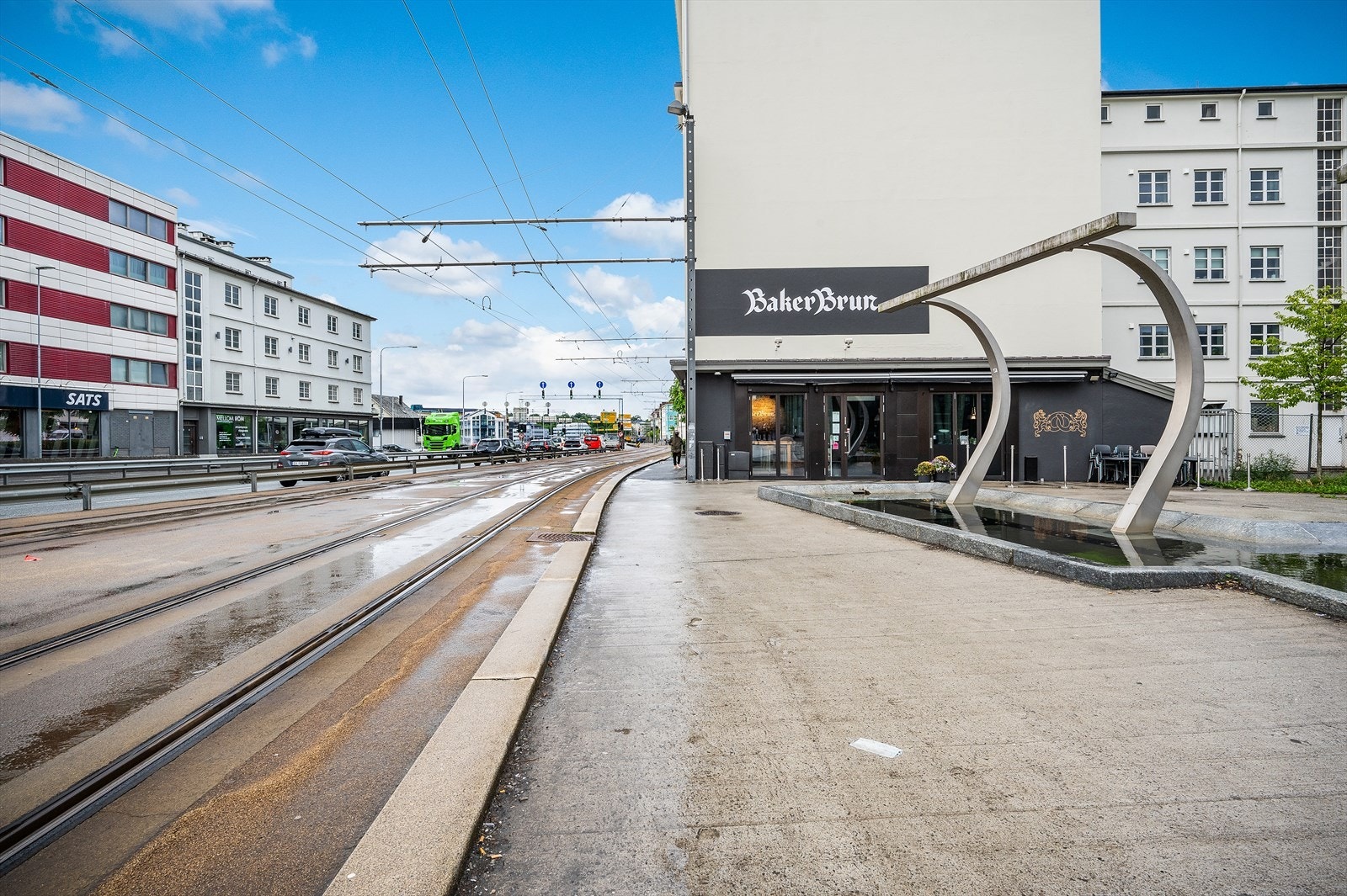 5 minutter gange unna leiligheten finner man bybanen. Galleribilde