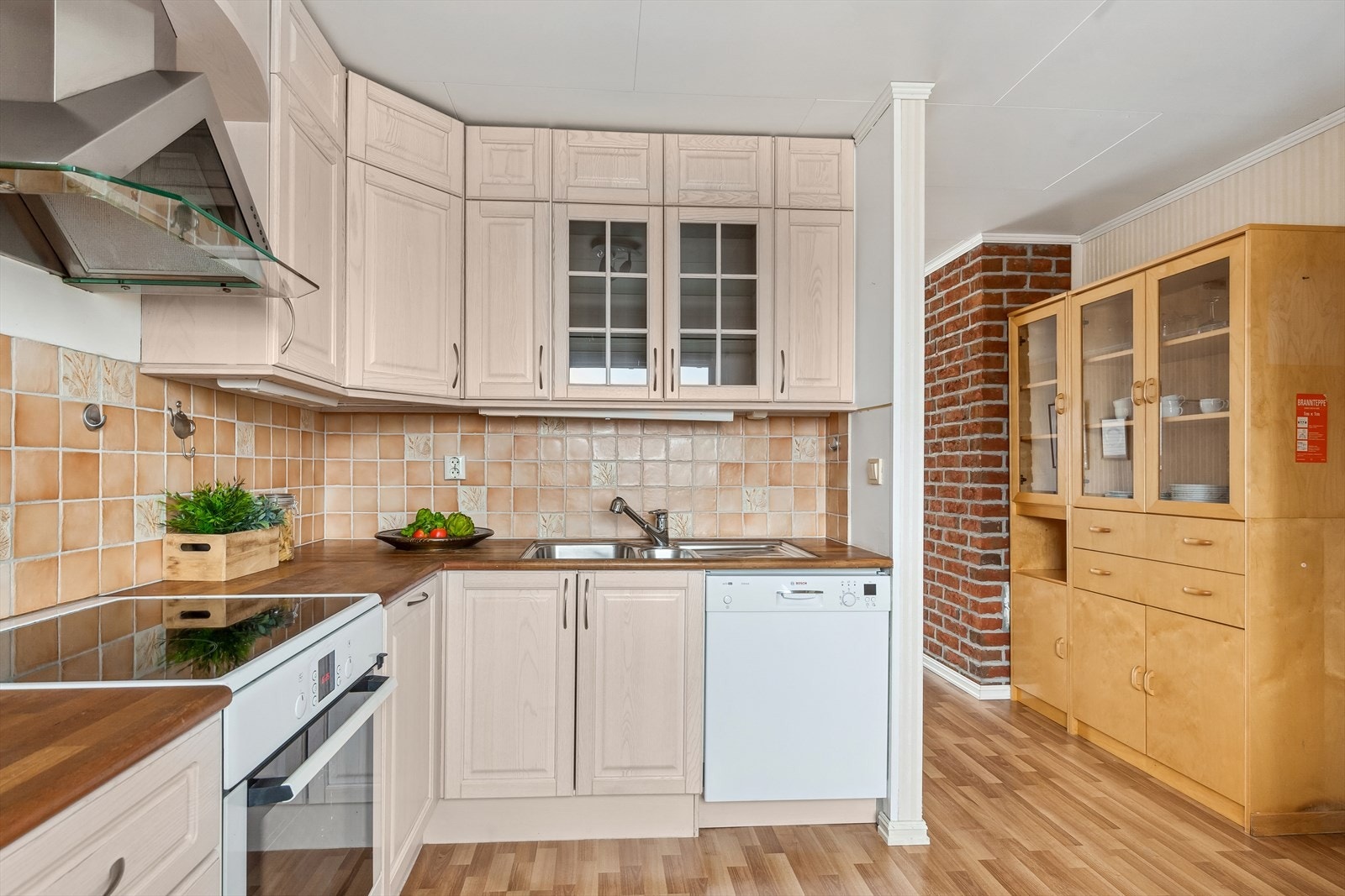 Leiligheten har god og gjennomgående planløsning. Galleribilde