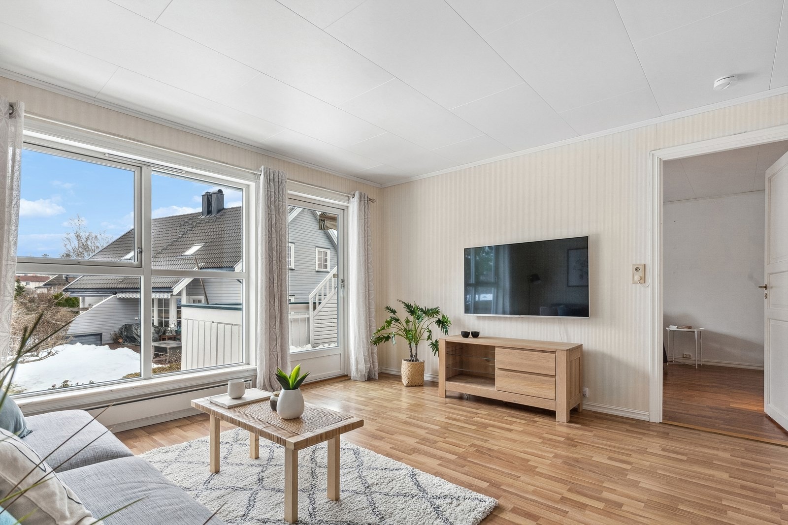 Lys og pen 3-roms andelsleilighet med sentral beliggenhet på Tangen. Galleribilde