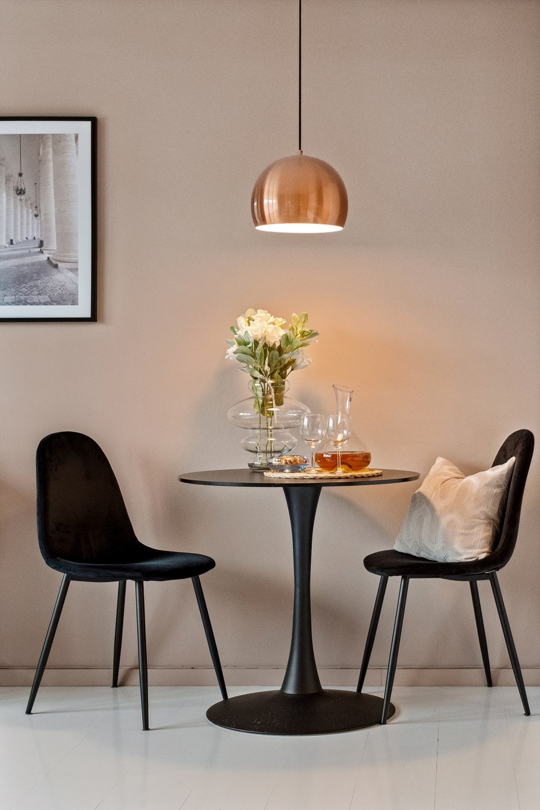Naturlig plass til hyggelig spisebord. Galleribilde