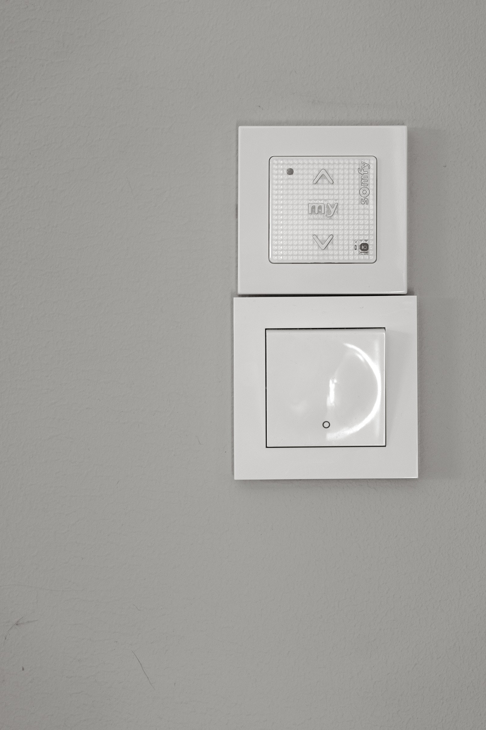 Det ble nylig installert elektrisk utvendig solskjerming. Galleribilde