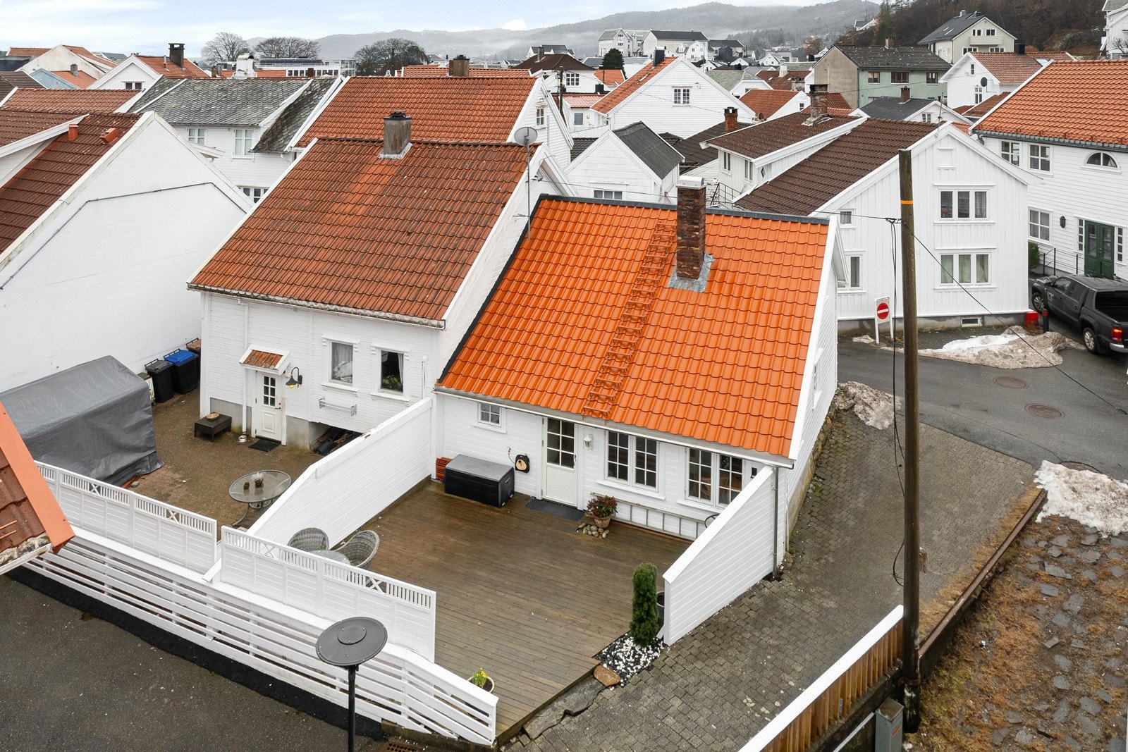 Terrasse og fasade på baksiden. Galleribilde