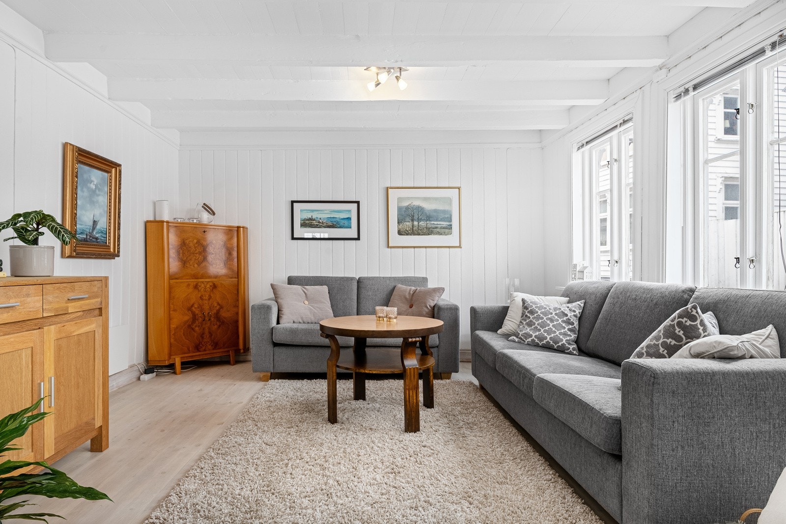 Koselig lys stue. Galleribilde