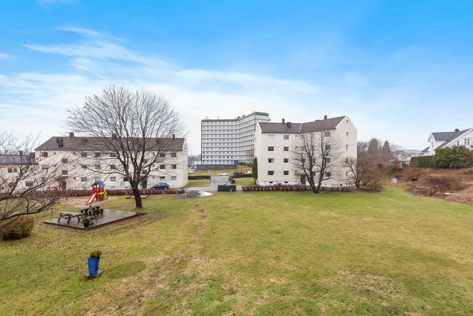 Hyggelig utsikt med mye sol Galleribilde