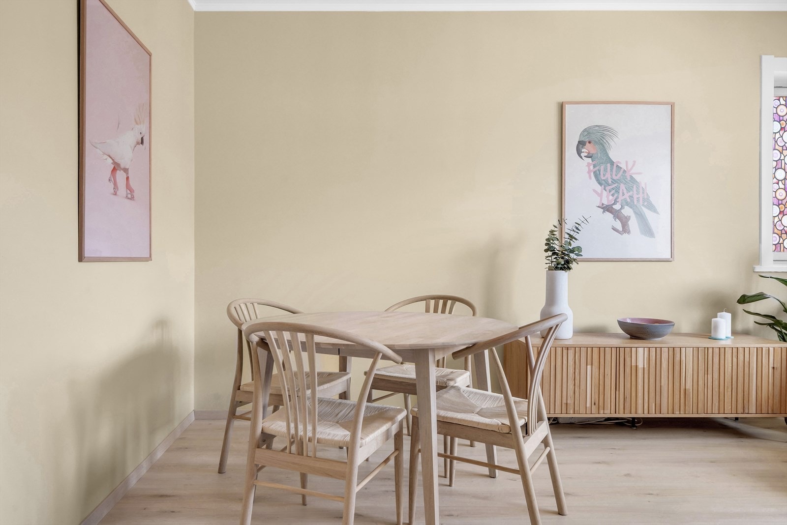 Varmtvann, fyring, tv og nett er inkludert i felleskostnadene og gir deg svært lave bokostnader Galleribilde