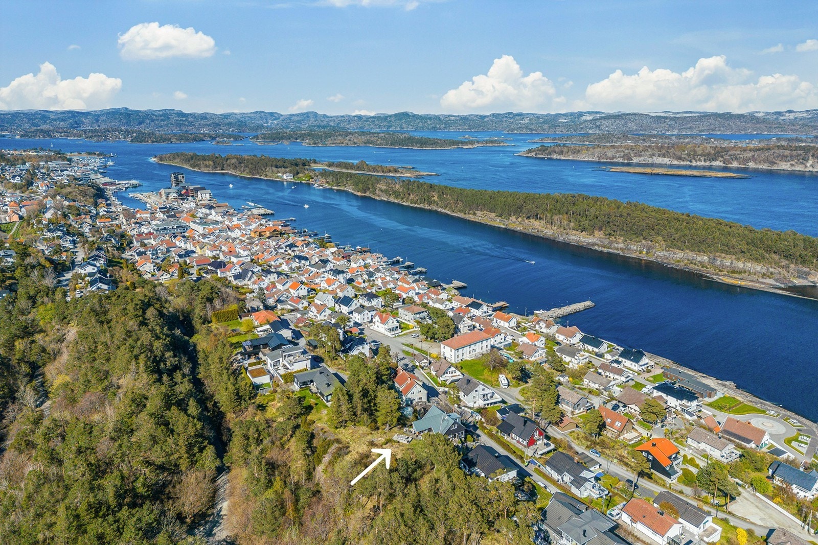 Fra eiendommen har du gangavstand til det meste. Galleribilde