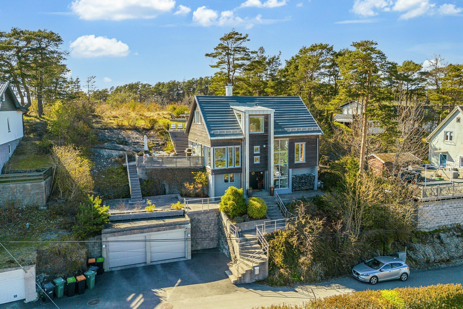 Huset er arkitekttegnet av Aga Arkitekter. Galleribilde