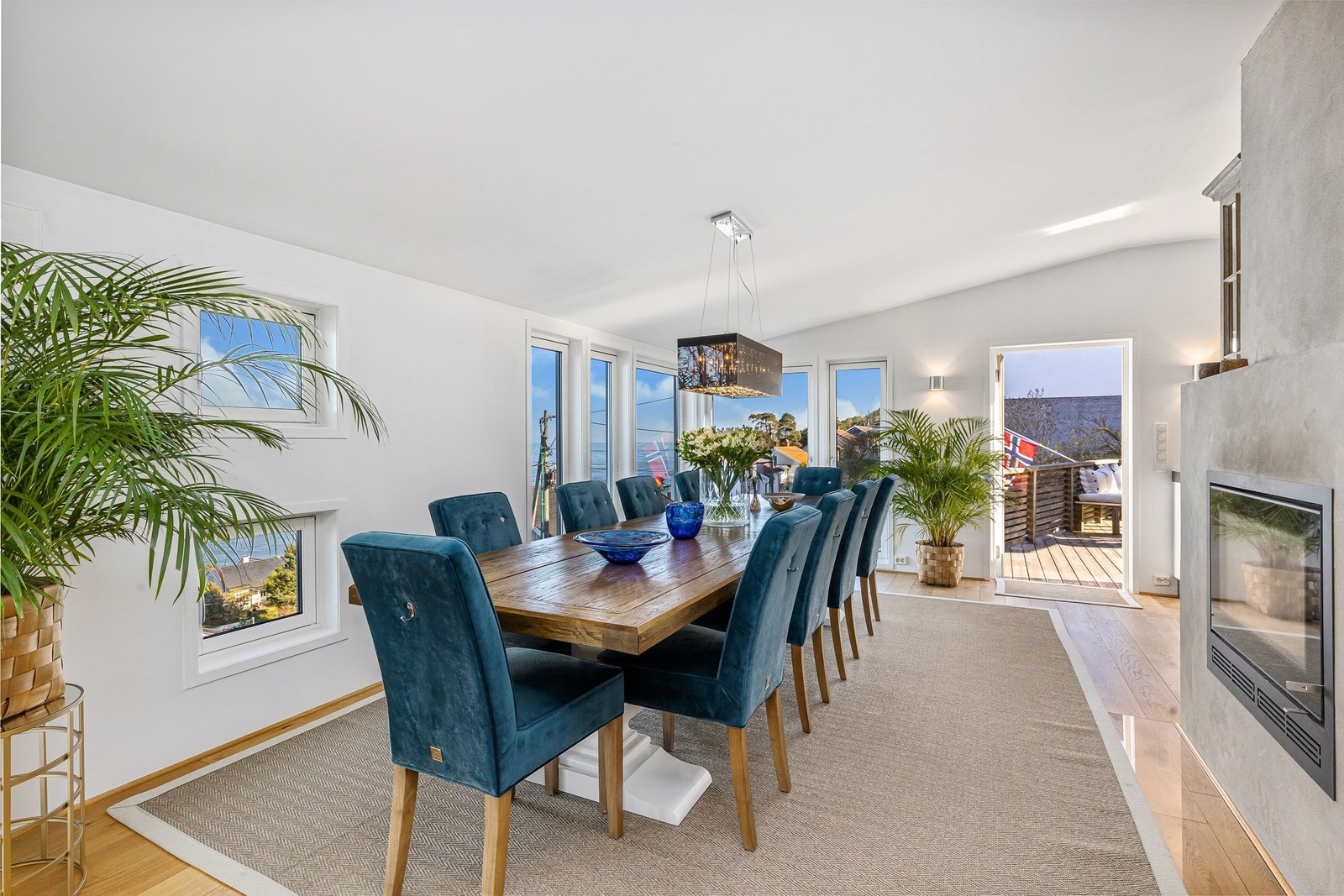 Fra stuen er det utgang til terrassen. Galleribilde