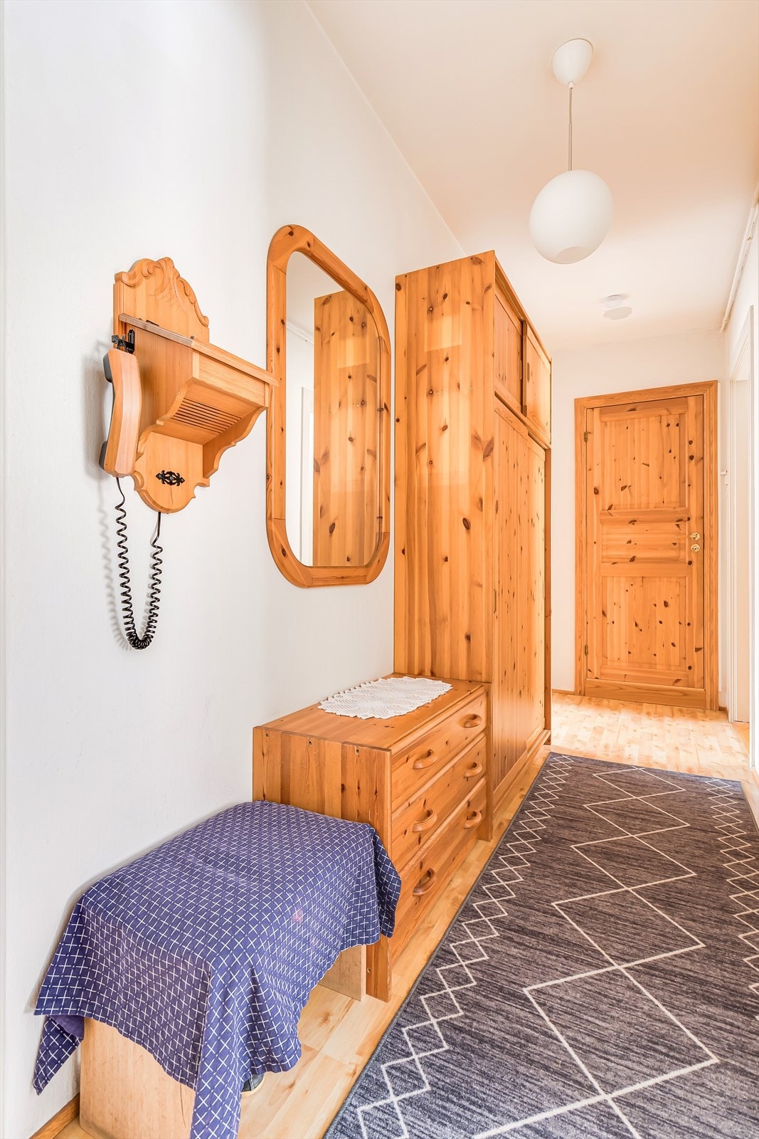 En hyggelig og romslig entré ønsker deg velkommen inn! Galleribilde