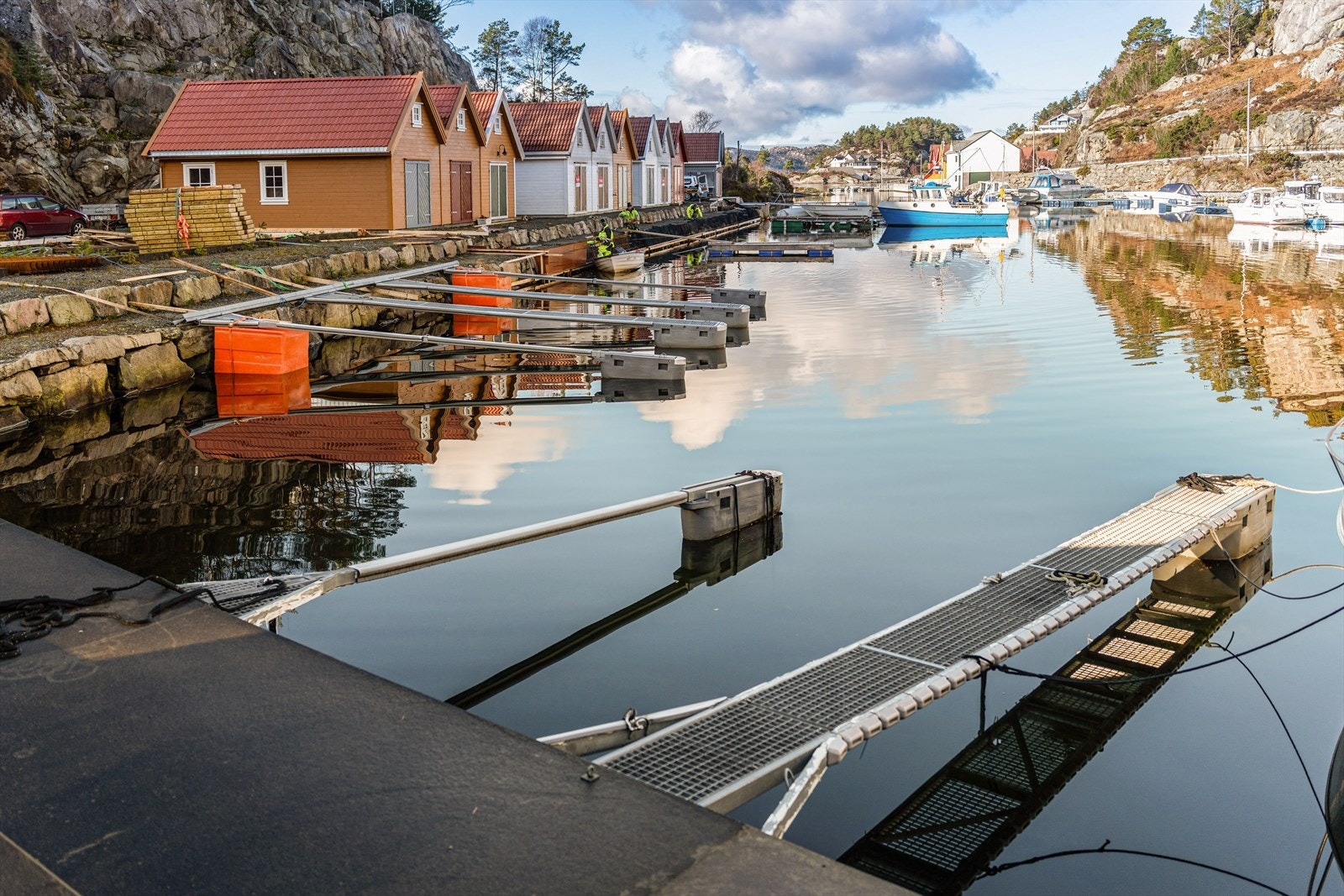 Med egen båtplass ligger alt til rette for å kunne utforske det store utvalget av utfluktsmuligheter i Fitjarskjærgården Galleribilde