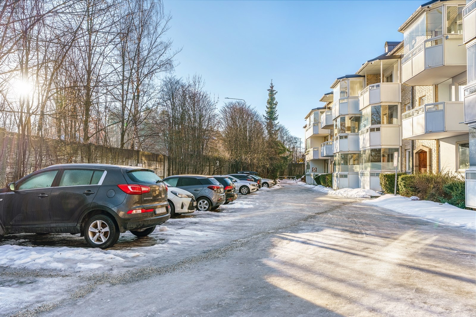 Sameiet disponerer en parkeringsplass med "førstemann til mølla"-prinsippet. Galleribilde