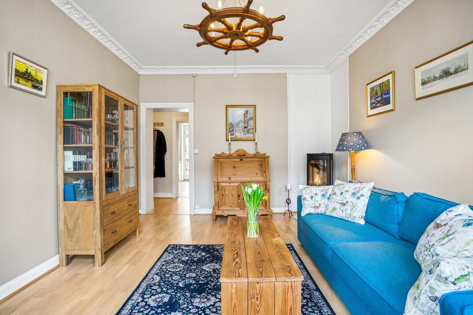 Leiligheten har god takhøyde på 2,83 m i stuen. Galleribilde