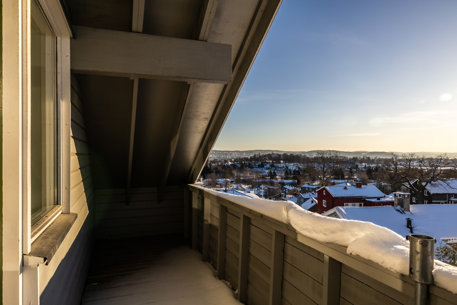 Balkong i tilknytning til loftstue Galleribilde