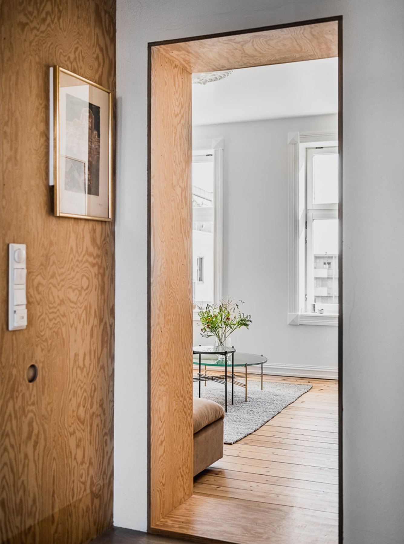 Gjennomgående med lys fra begge sider. Galleribilde