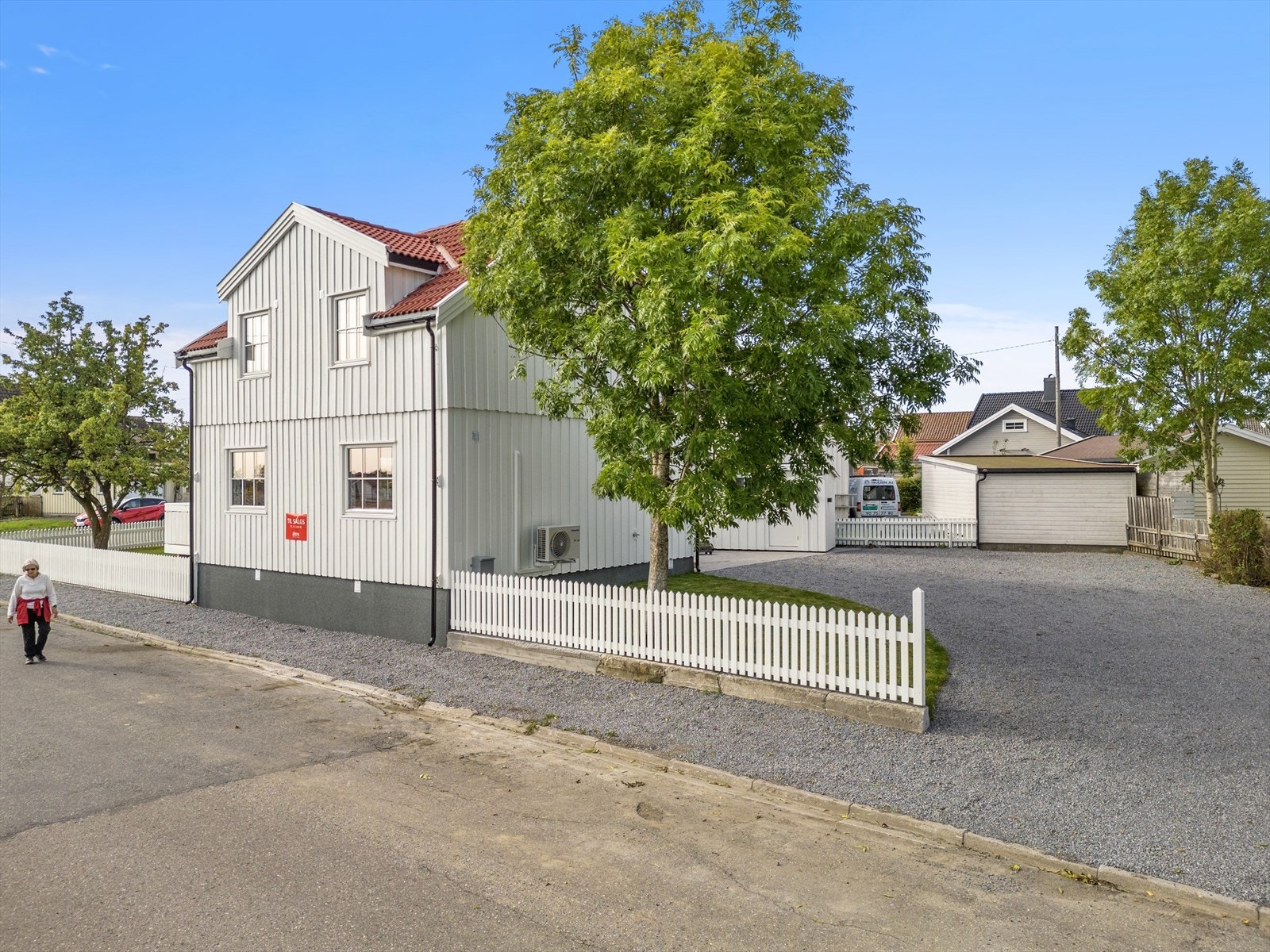 Fasaden og oppkjørsel Galleribilde