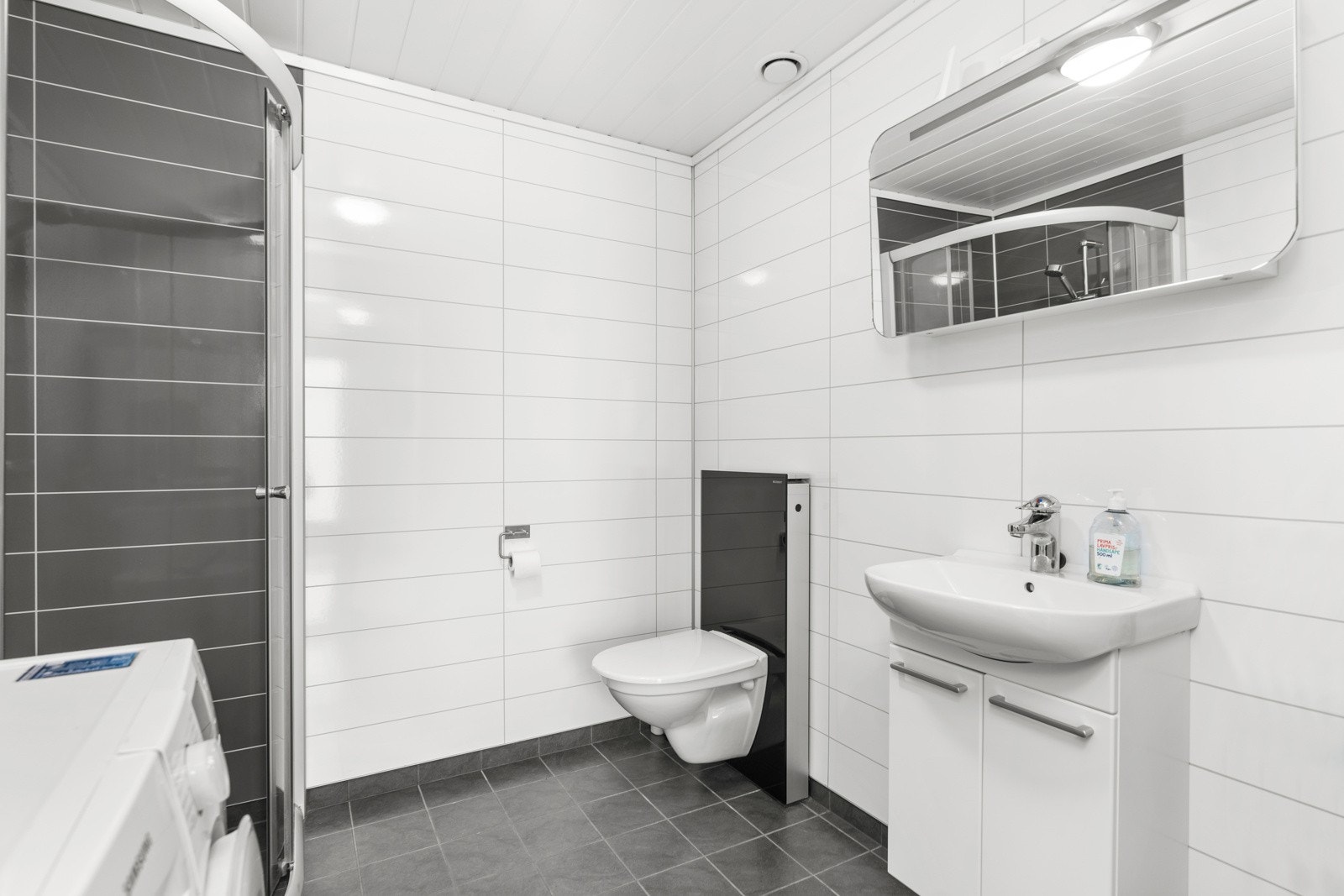 Bad/vaskerom med varmekabler i gulv Galleribilde