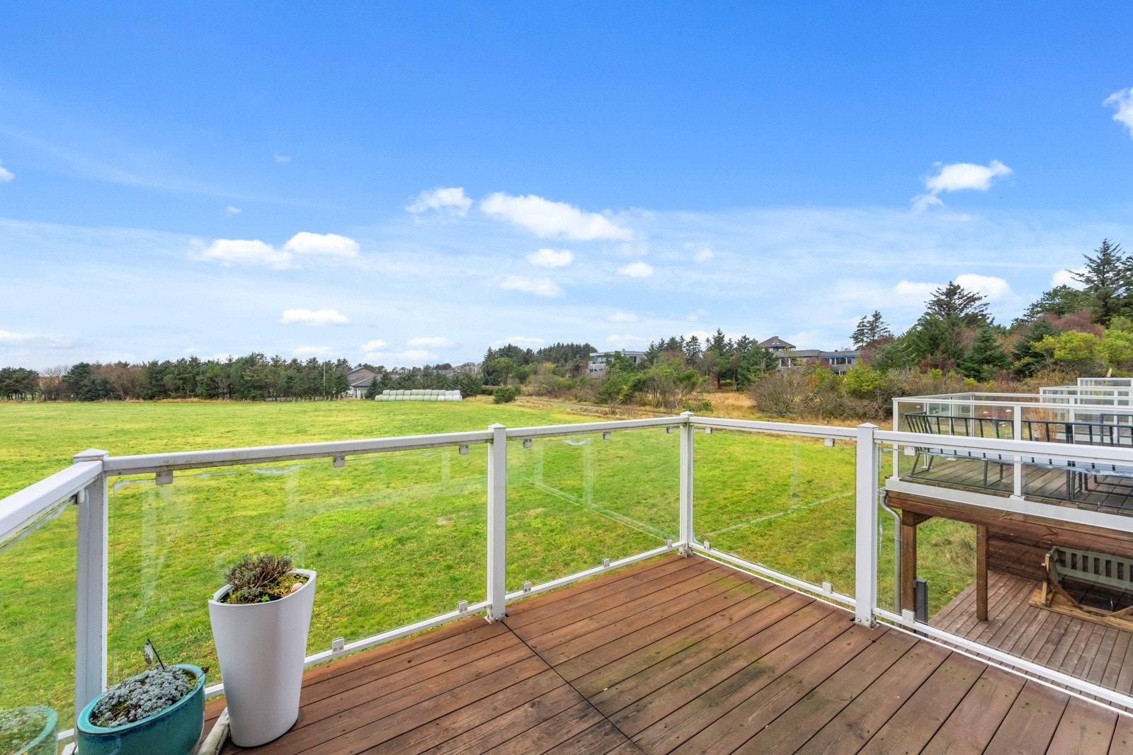 Vestvendt terrasse Galleribilde