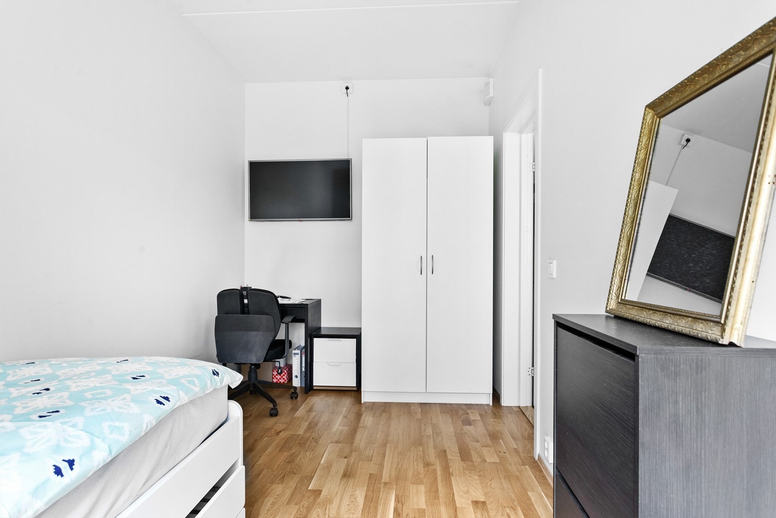 Dette soverommet passer utmerket som barnerom, gjesterom eller hjemmekontor. Galleribilde