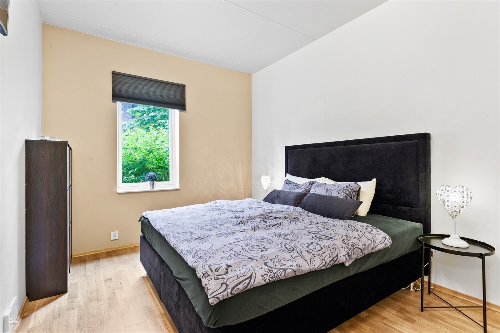 Leiligheten inneholder tre fine soverom. Galleribilde
