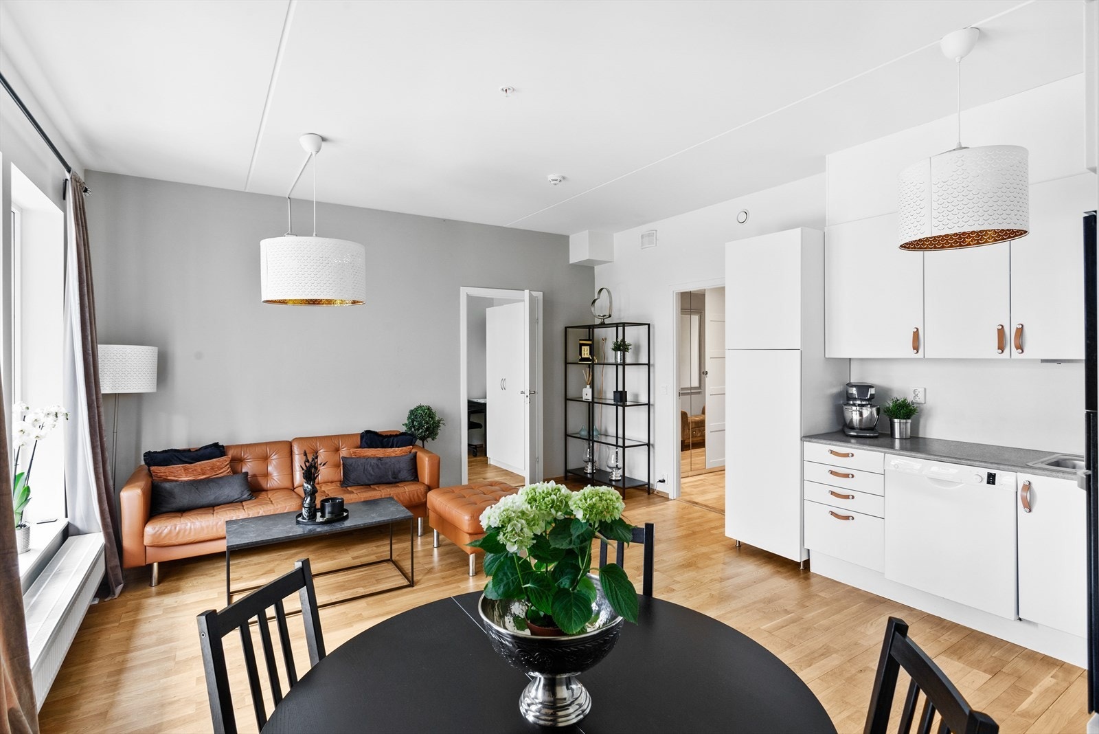 Den åpne løsningen legger godt til rette for et sosialt liv med de du er aller mest glad i. Galleribilde