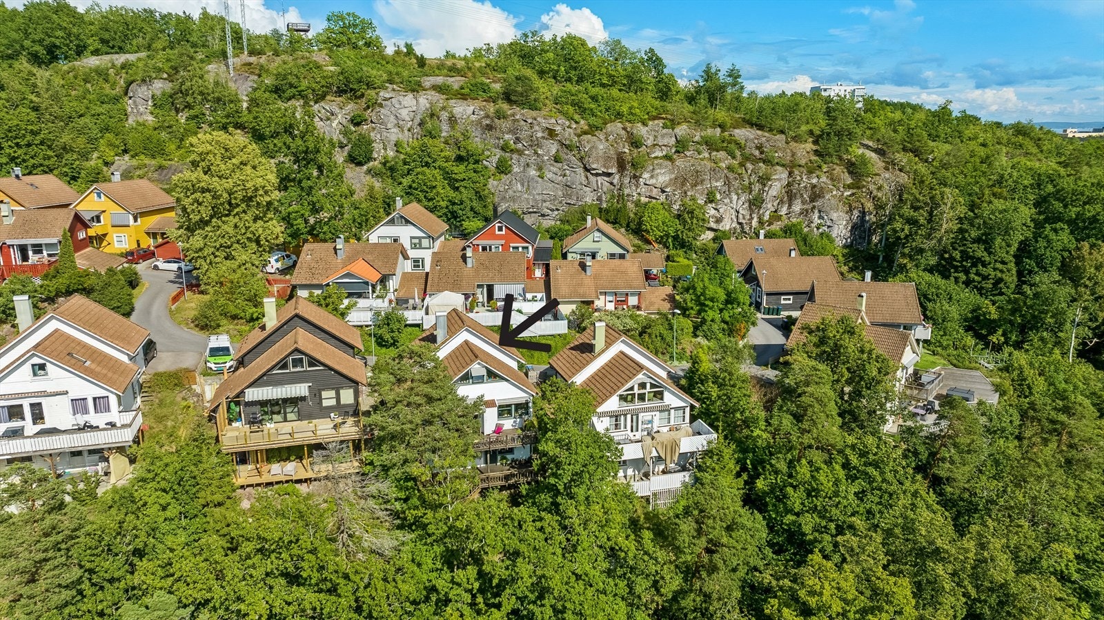 Velkommen til en innholdsrik enebolig i Rådyrstien 44. Galleribilde