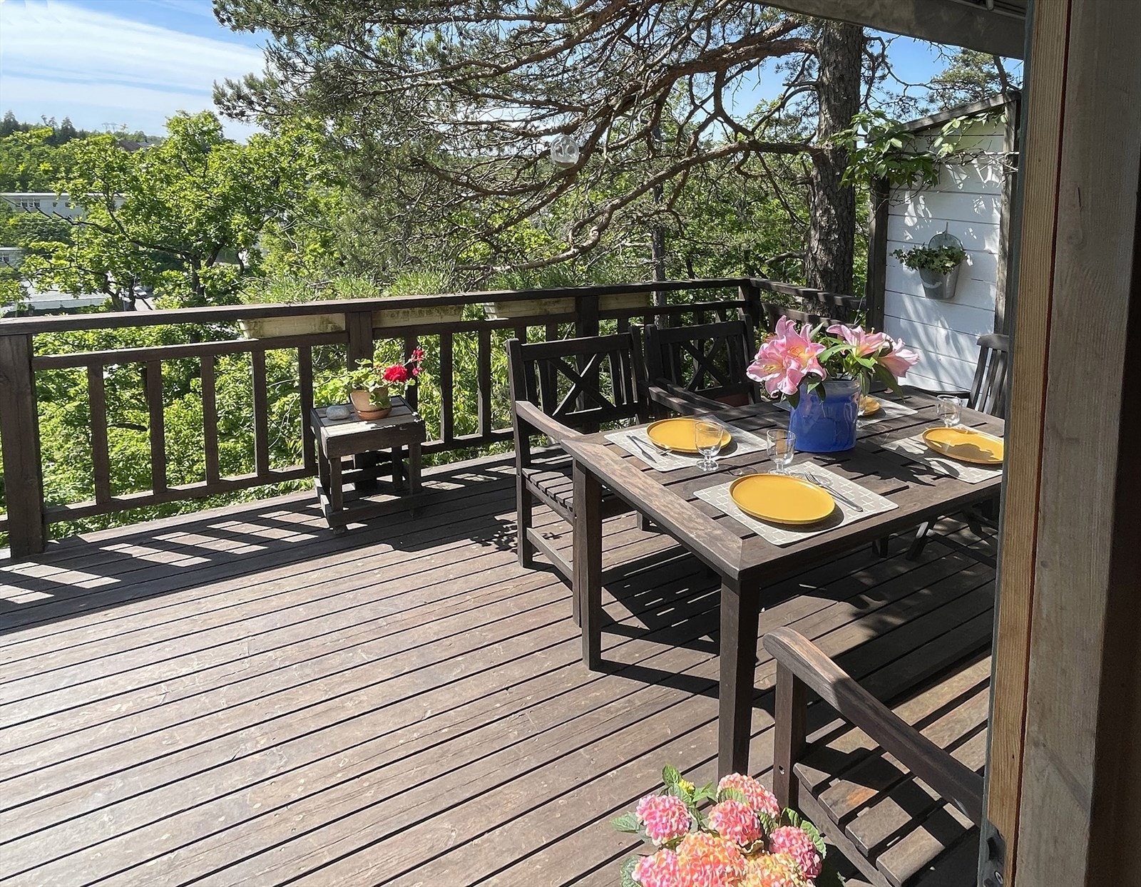 Veranda - usjenert og litt idyllisk. Galleribilde