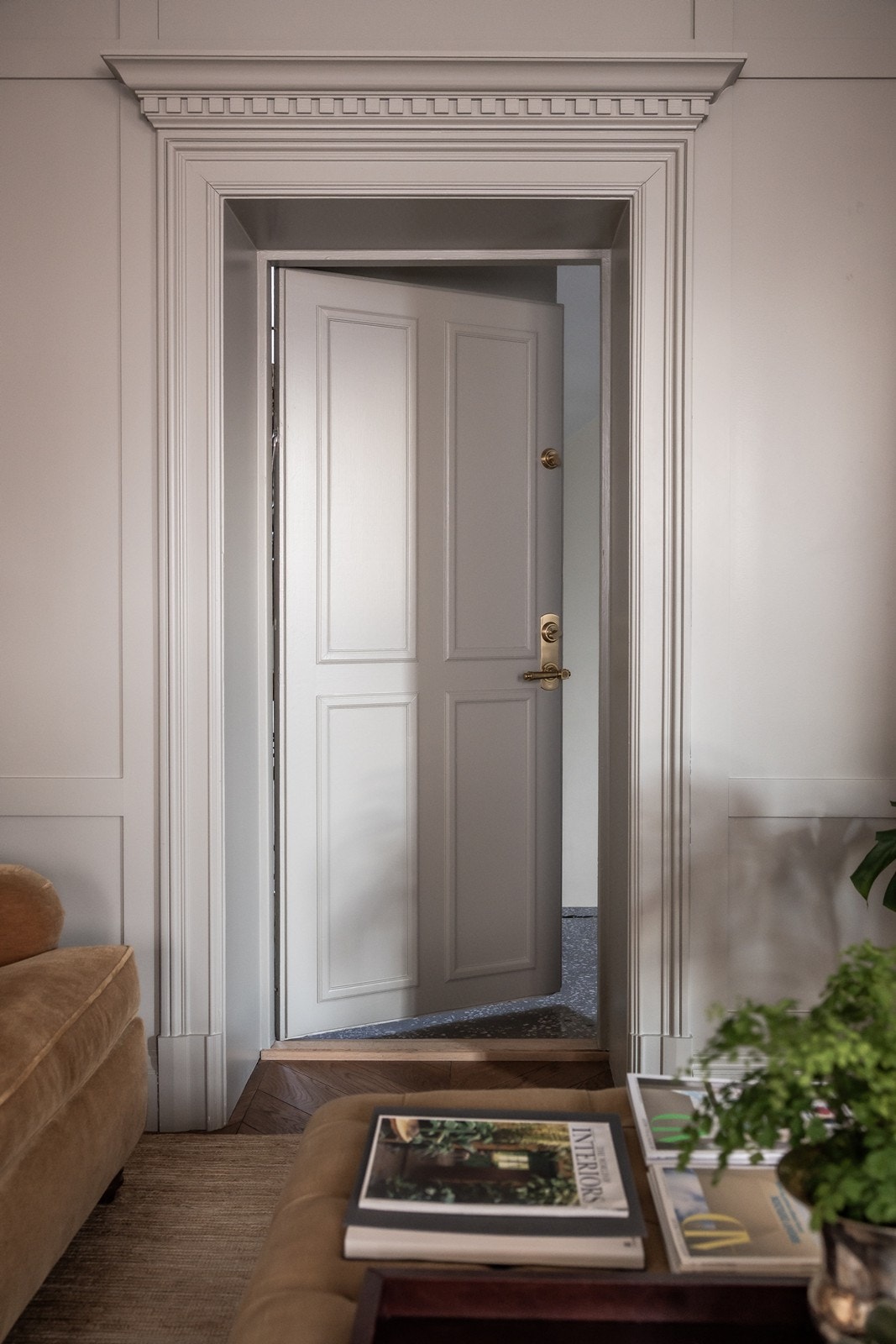 Biblioteket/TV-rom/kontor/soverom 4 har som nevnt direkte inngangsdør fra felles trapperom Galleribilde