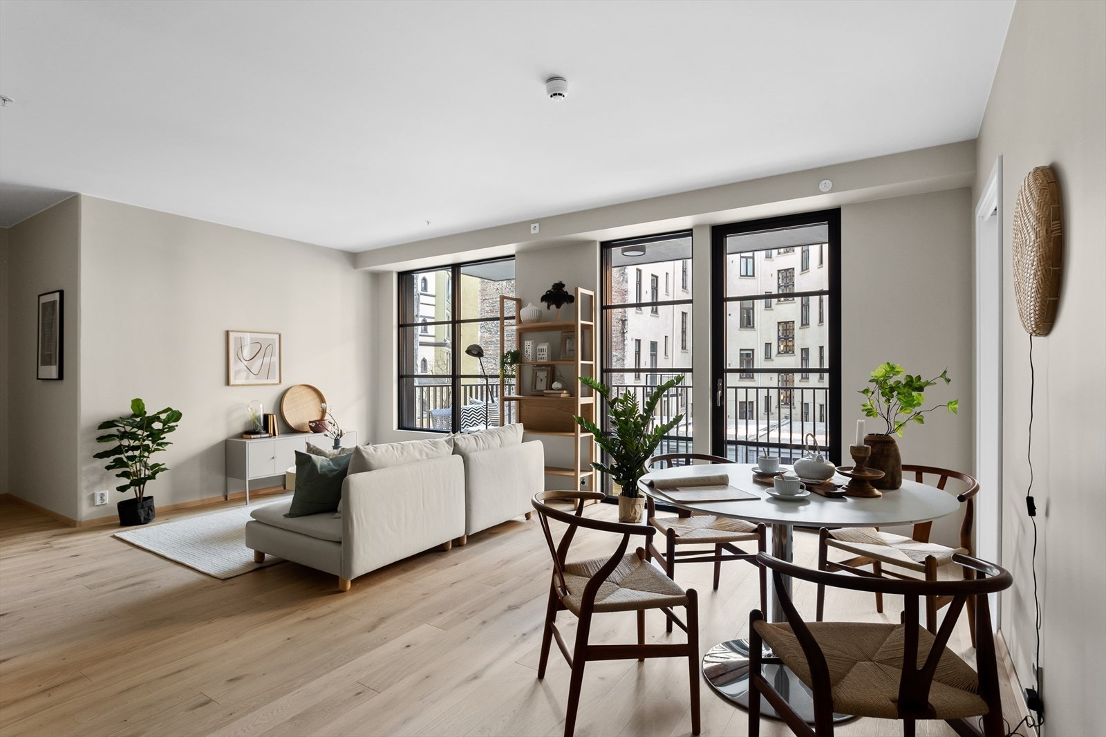 Velkommen til nye Grønlandsleiret 55, og denne romslige 2-roms leiligheten! Galleribilde