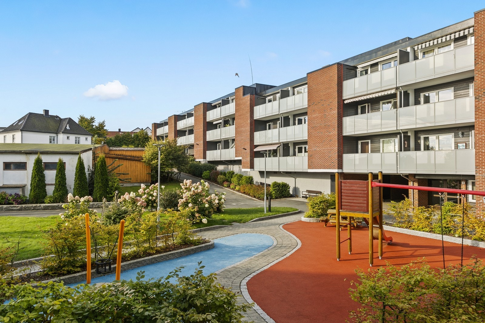 Borettslaget her pent opparbeidede lekeområder Galleribilde