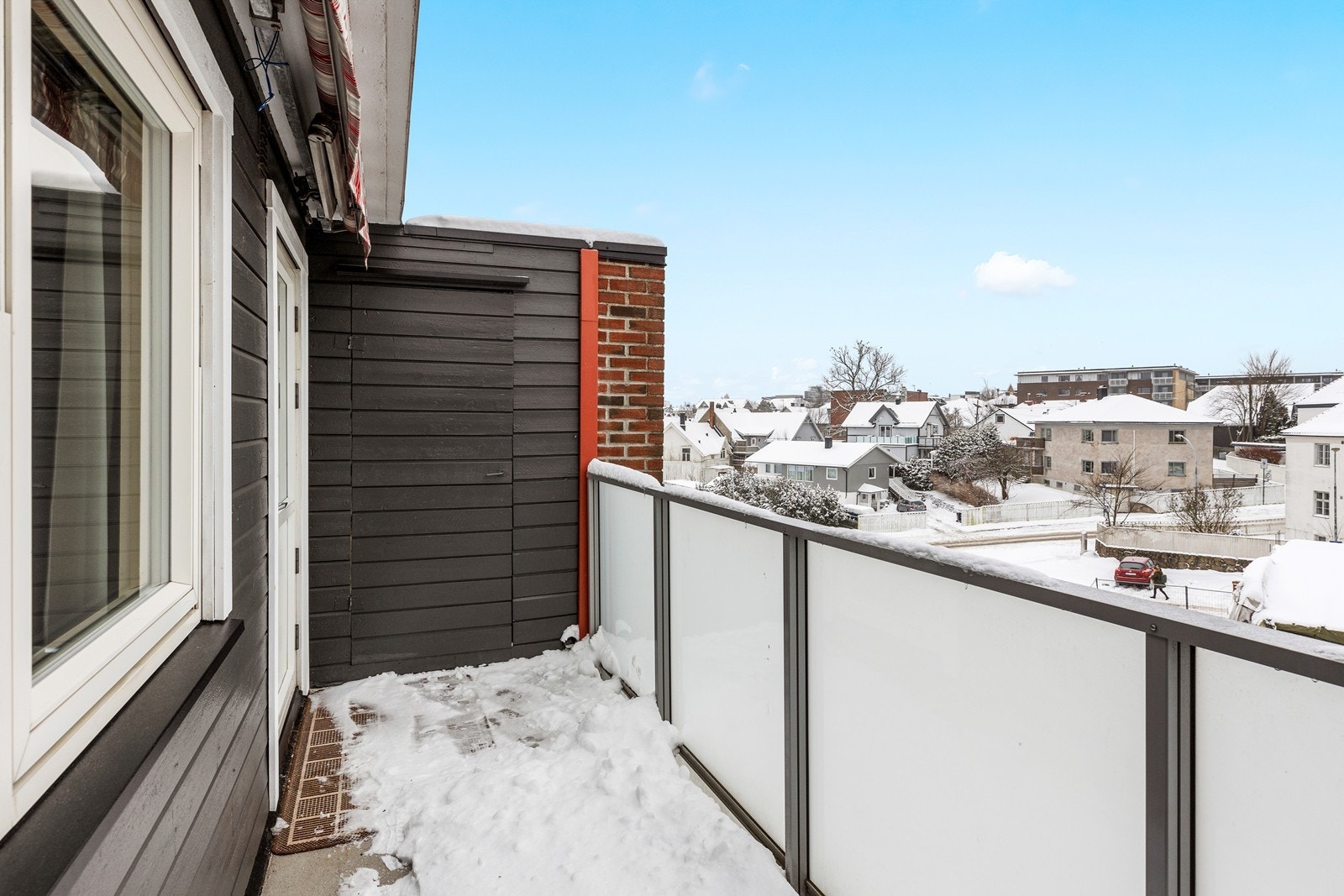 Sydvestvendt balkong med utvendig bod Galleribilde