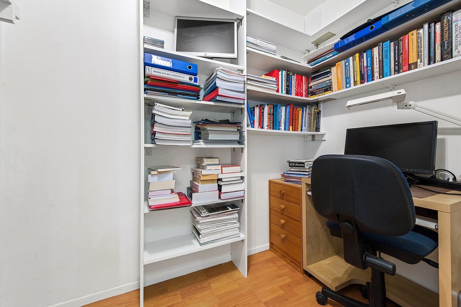 Walk in garderobe/ kontor Galleribilde