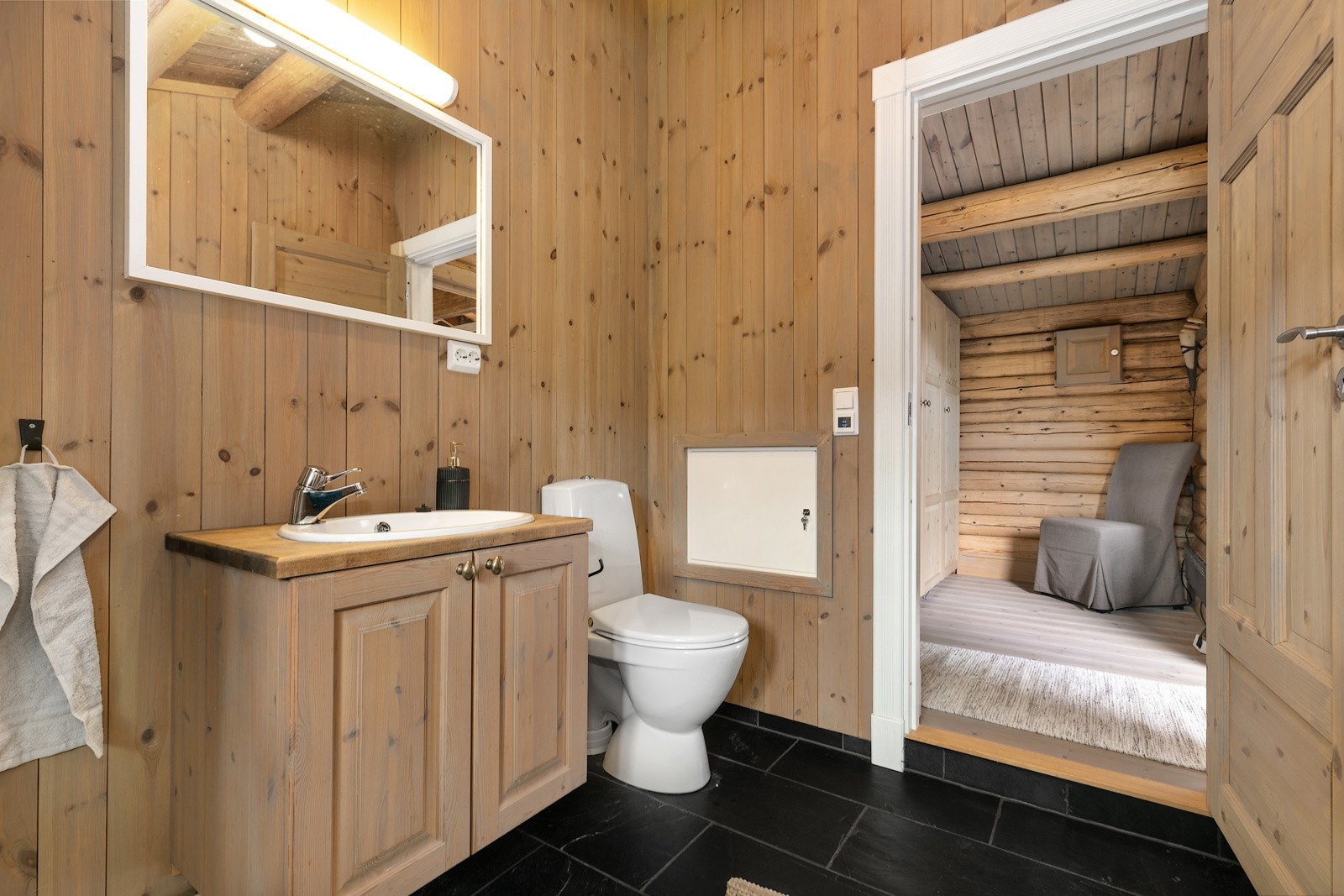 Nyere bad med wc og dusj Galleribilde