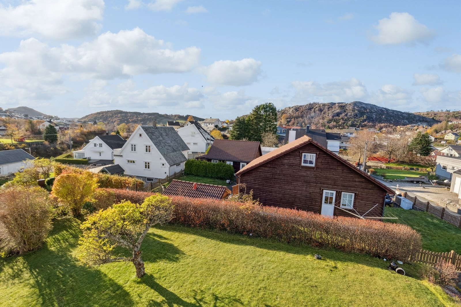 Bilde tatt fra takterrasse og viser utsikt mot vest. Galleribilde