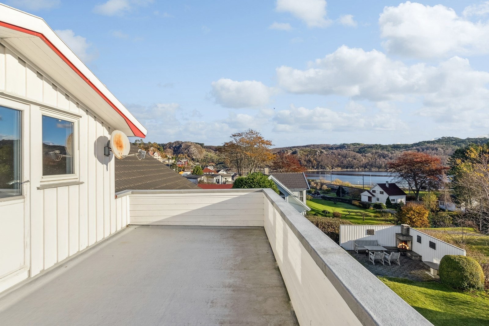 Her kan du nyte både gode solforhold og flott utsikt! Galleribilde