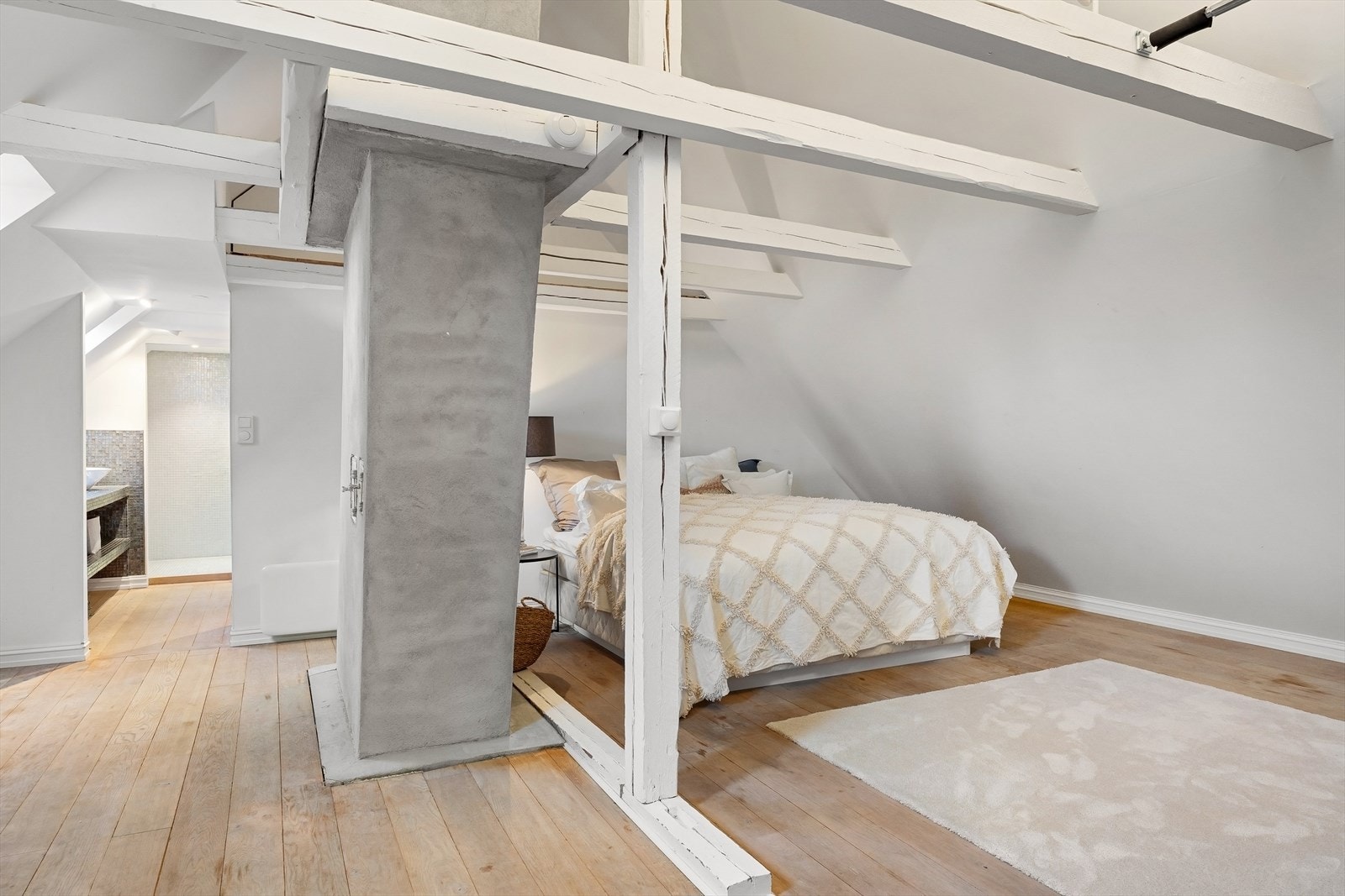 Innredet loft Galleribilde