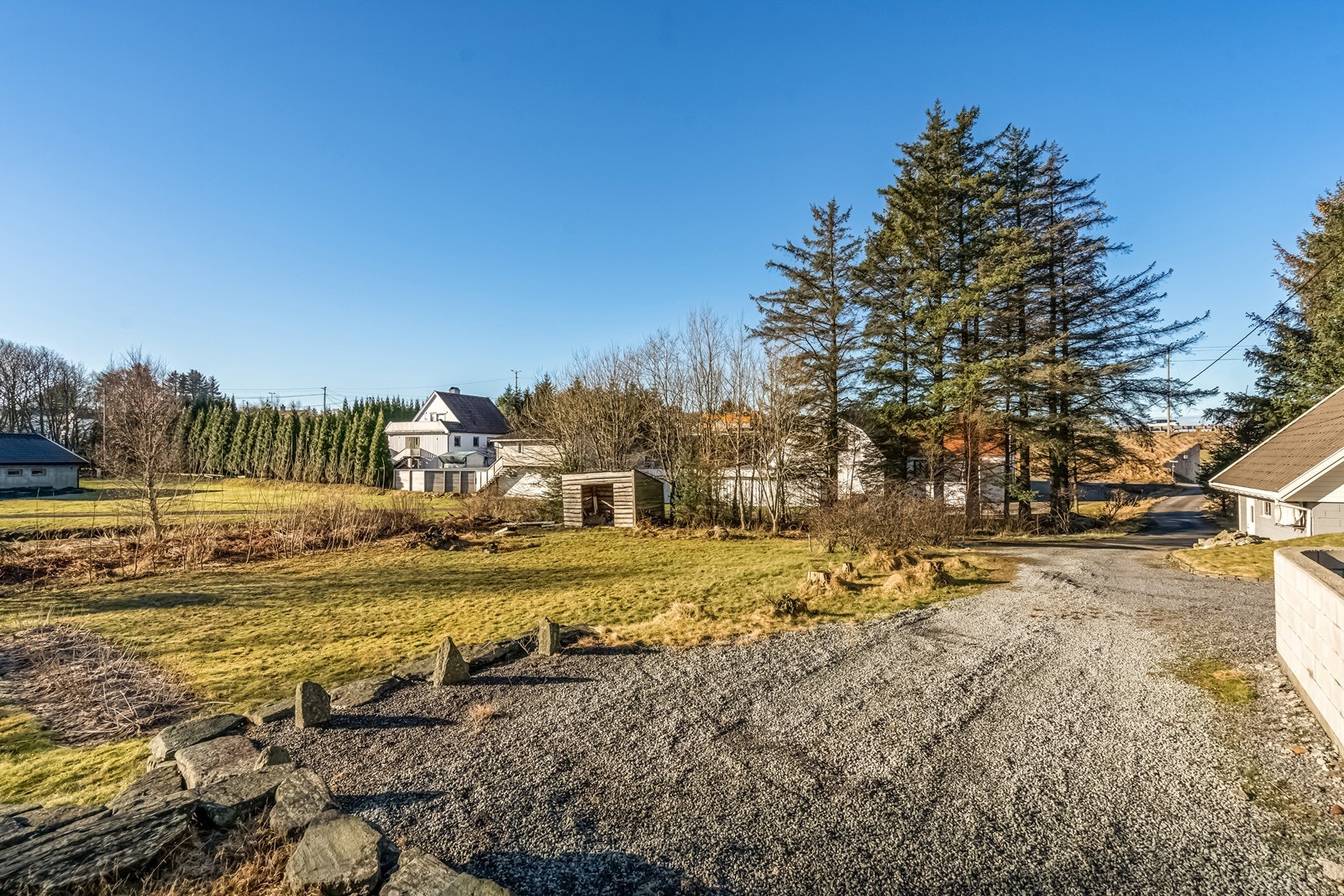 Hagen og god parkering i enden av blindvei Galleribilde