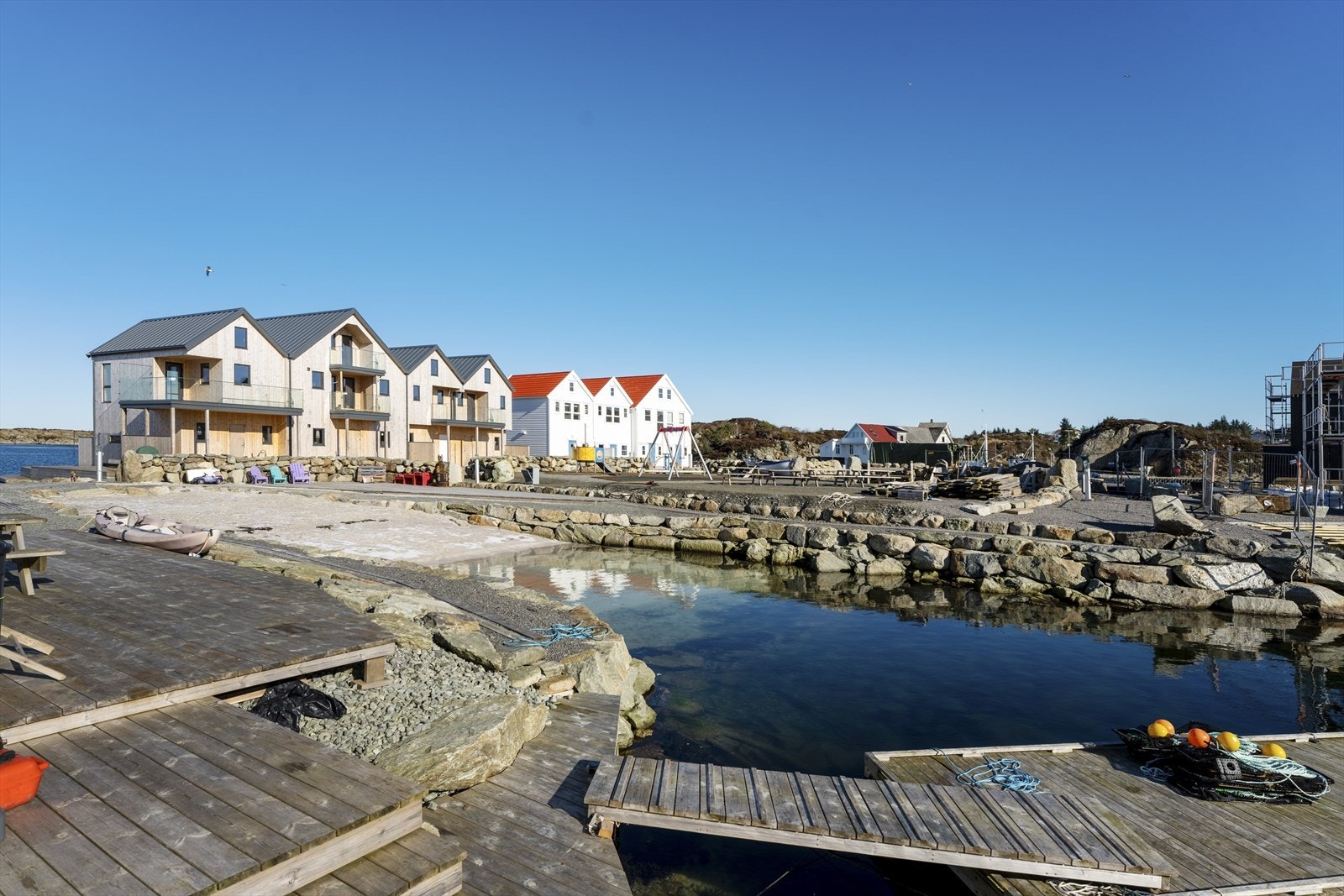 Her ligger alt til rette for en idyllisk tilværelse med venner og familie Galleribilde