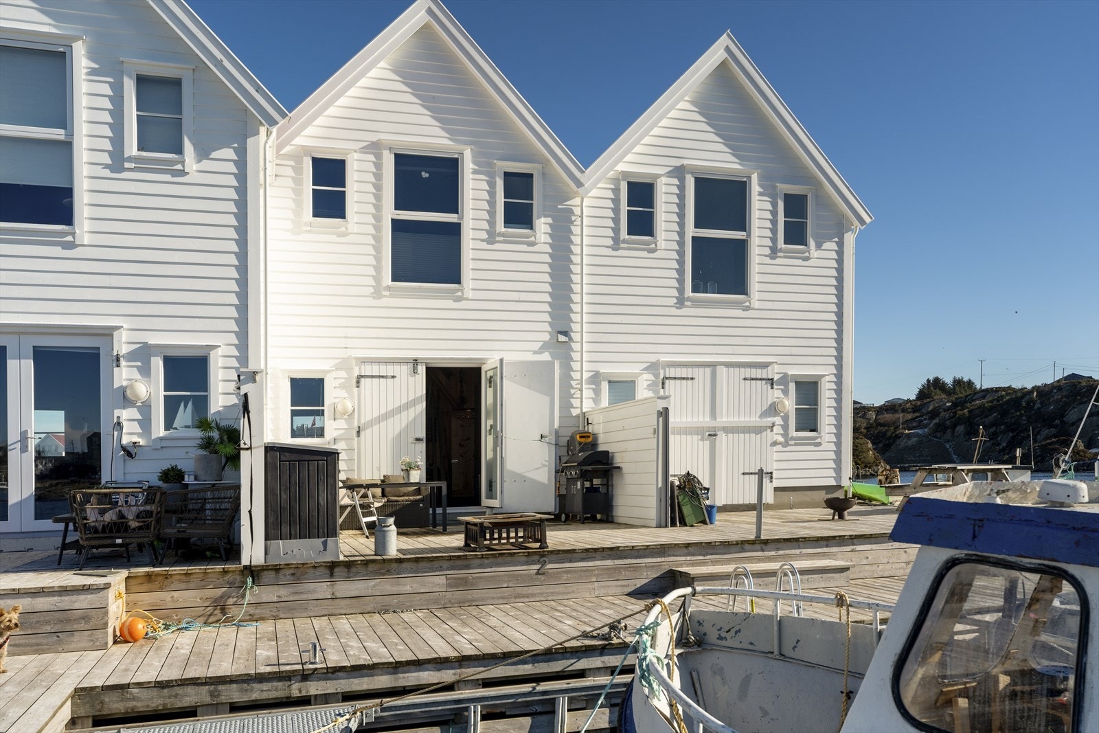 Fritidsboligen ble ferdigstilt i 2017 og holder gjennomgående god standard innvendig og utvendig Galleribilde