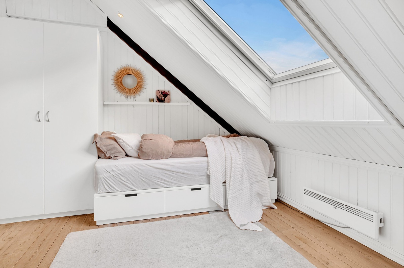 Hybel 2 er ikke omsøkt til rom for varig opphold, og er godkjent som bodareal. Galleribilde