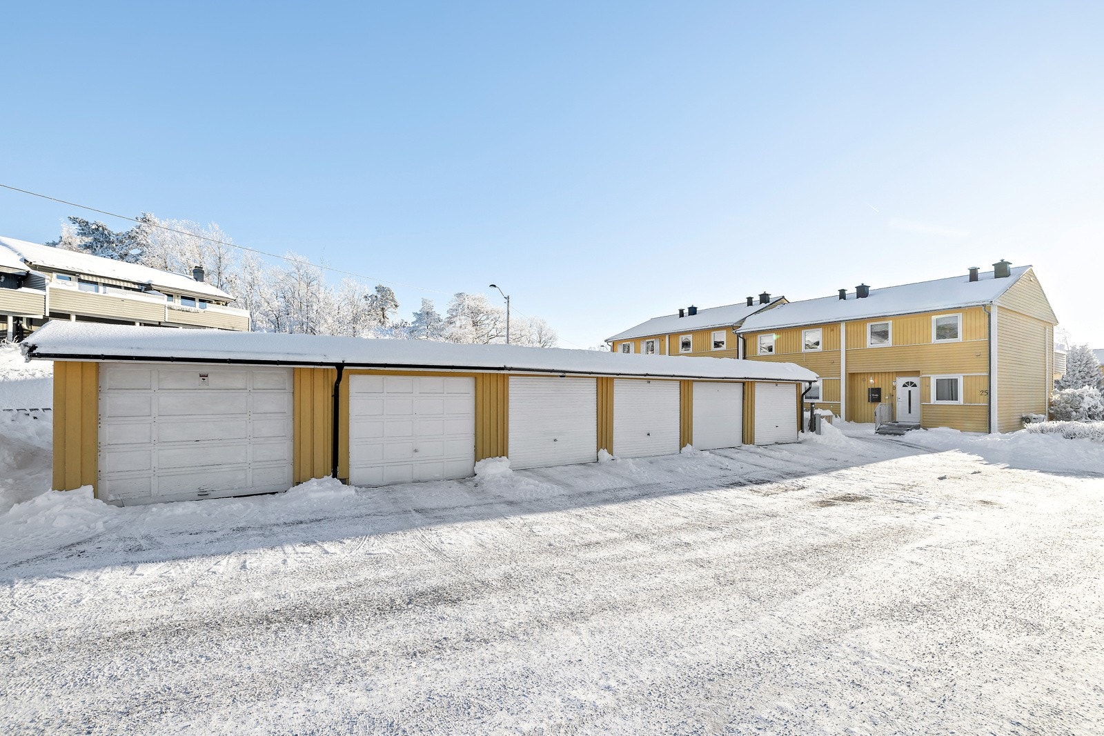 Det medfølger garasje i rekke. Galleribilde