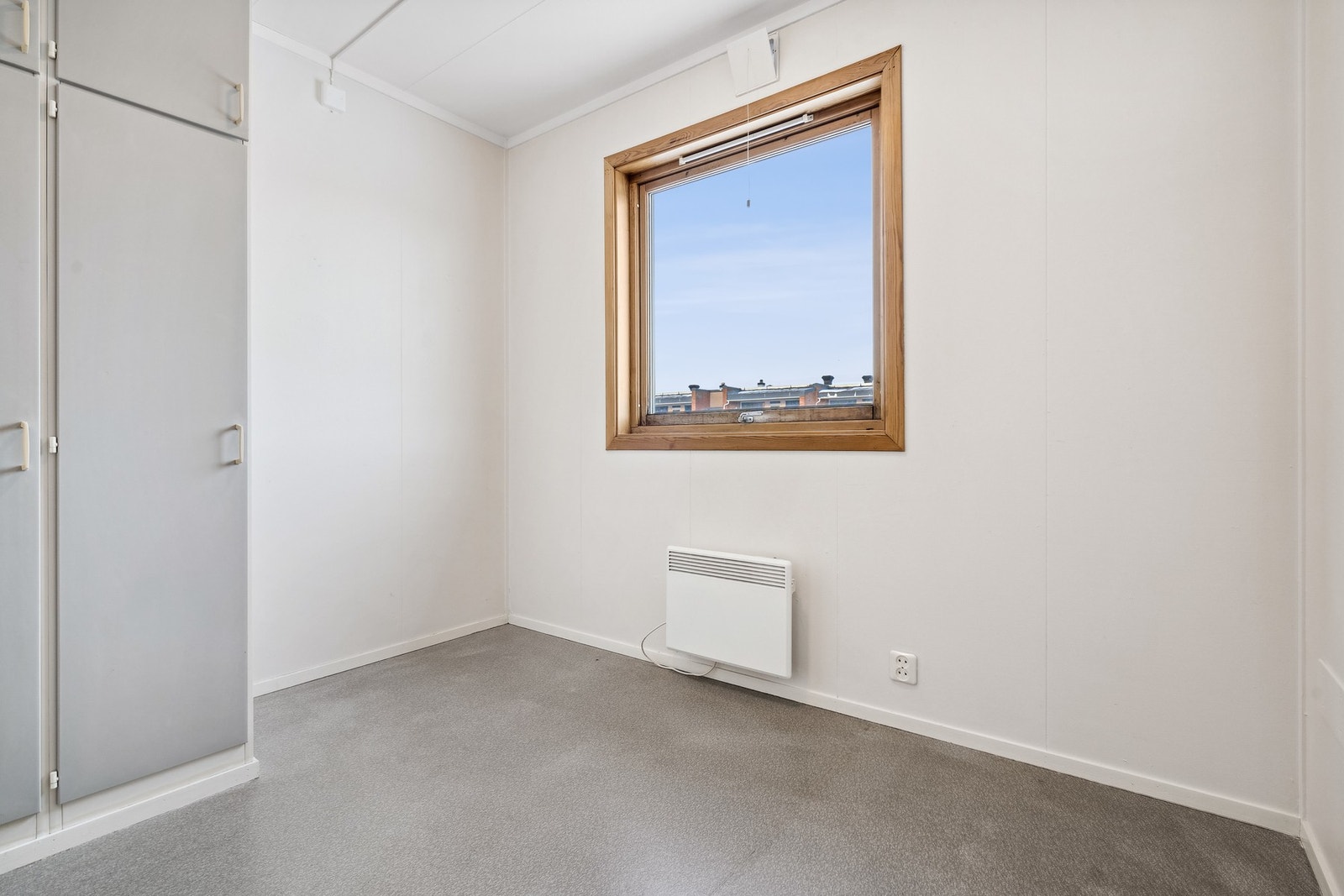 Her har du også lagringskapasitet og panelovn. Galleribilde