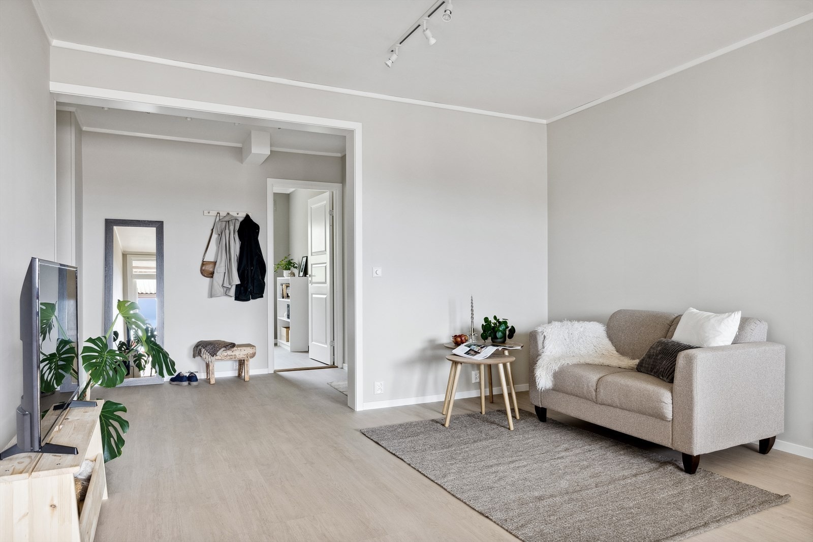 Dette er en meget pen leilighet i byggets 4. etasje. Galleribilde
