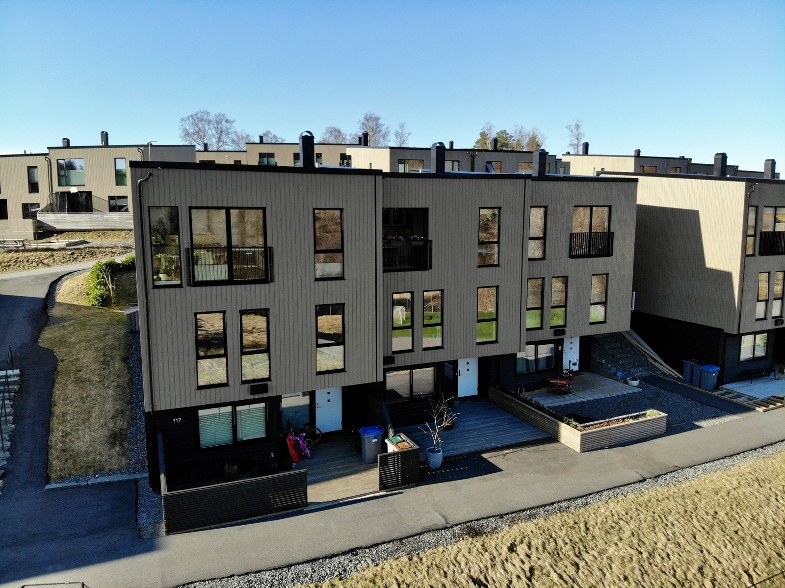 Aktiv Eiendomsmegling v/ Fredrik Tøsdal har gleden av å presentere Nøttveitvegen 115! Galleribilde