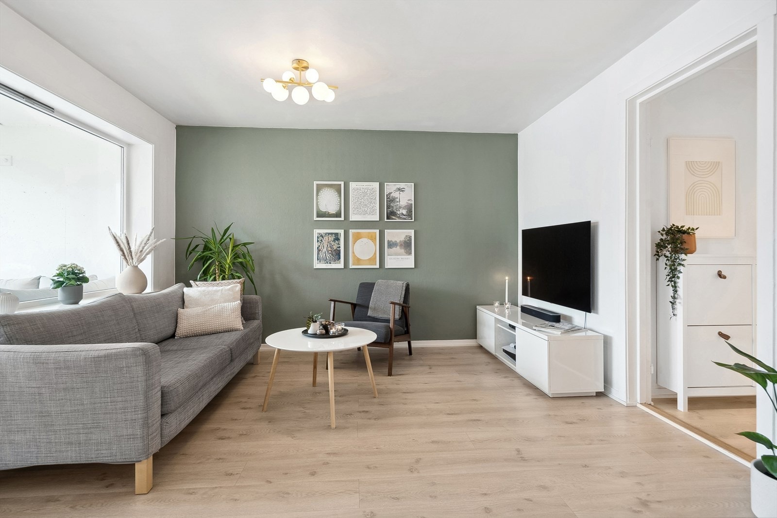 Leiligheten har en fin planløsning og ligger i 1. etasje, med trappefri adkomst. Galleribilde