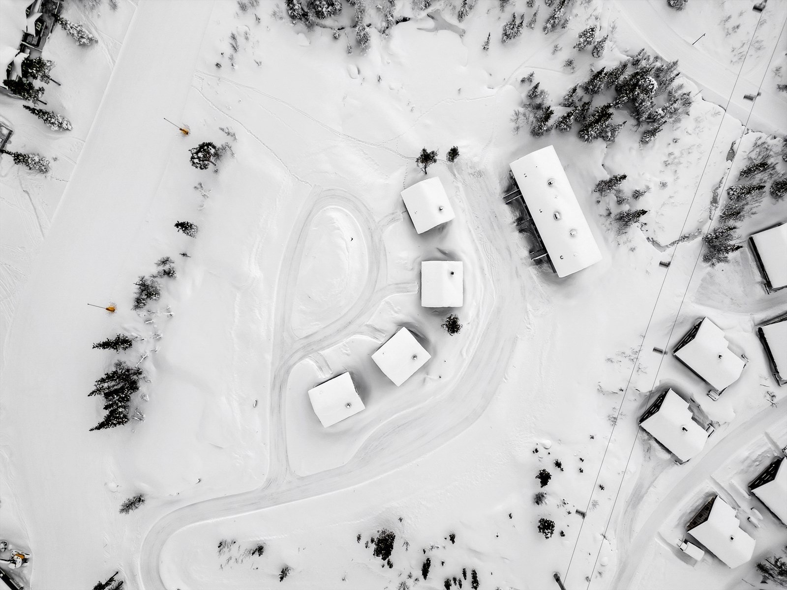 Gaustatoppen Sjå Leve Hytter droneperspektiv januar 2024 Galleribilde