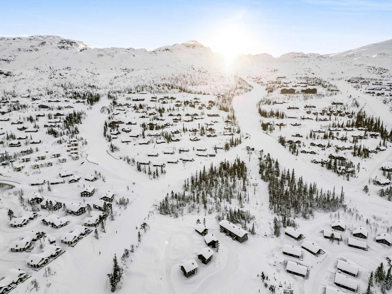 Gaustatoppen Sjå Leve Hytter droneperspektiv januar 2024 Galleribilde